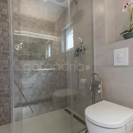 Luxury Sea View Padi Via Mare דירה מאקרסקה